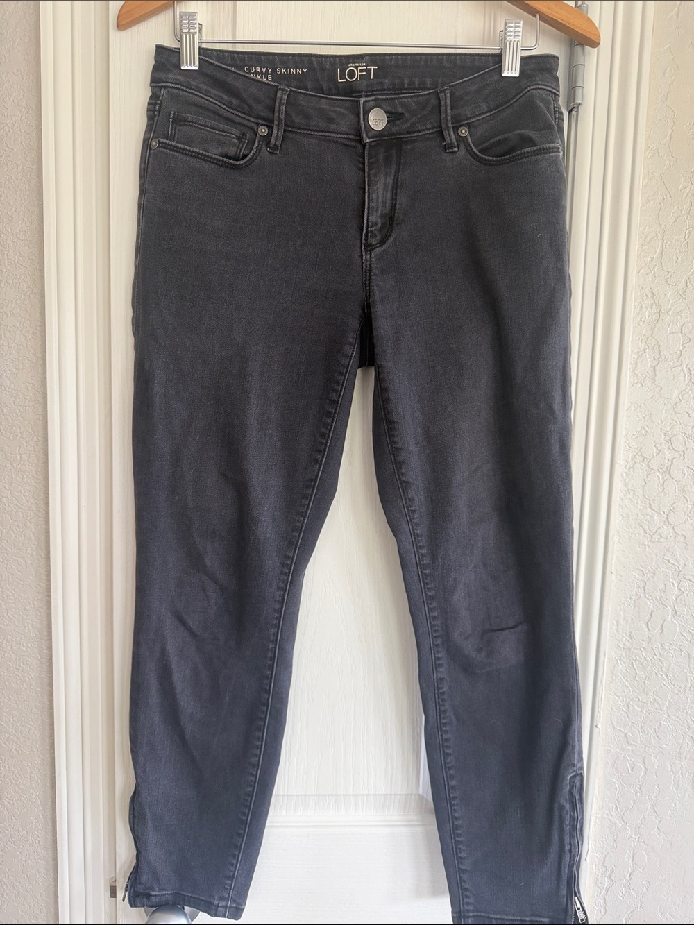 LOFT Dark Grey Curvy Skinny Jeans